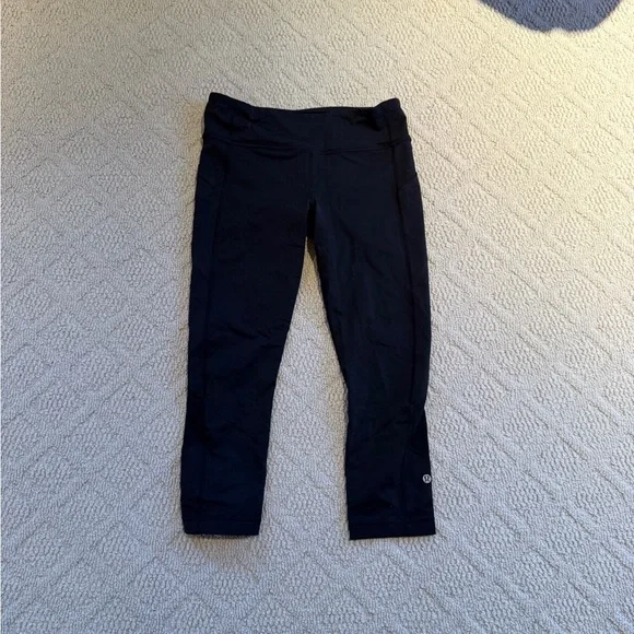 Lululemon Black Cropped Leggings - Picture 3 of 4